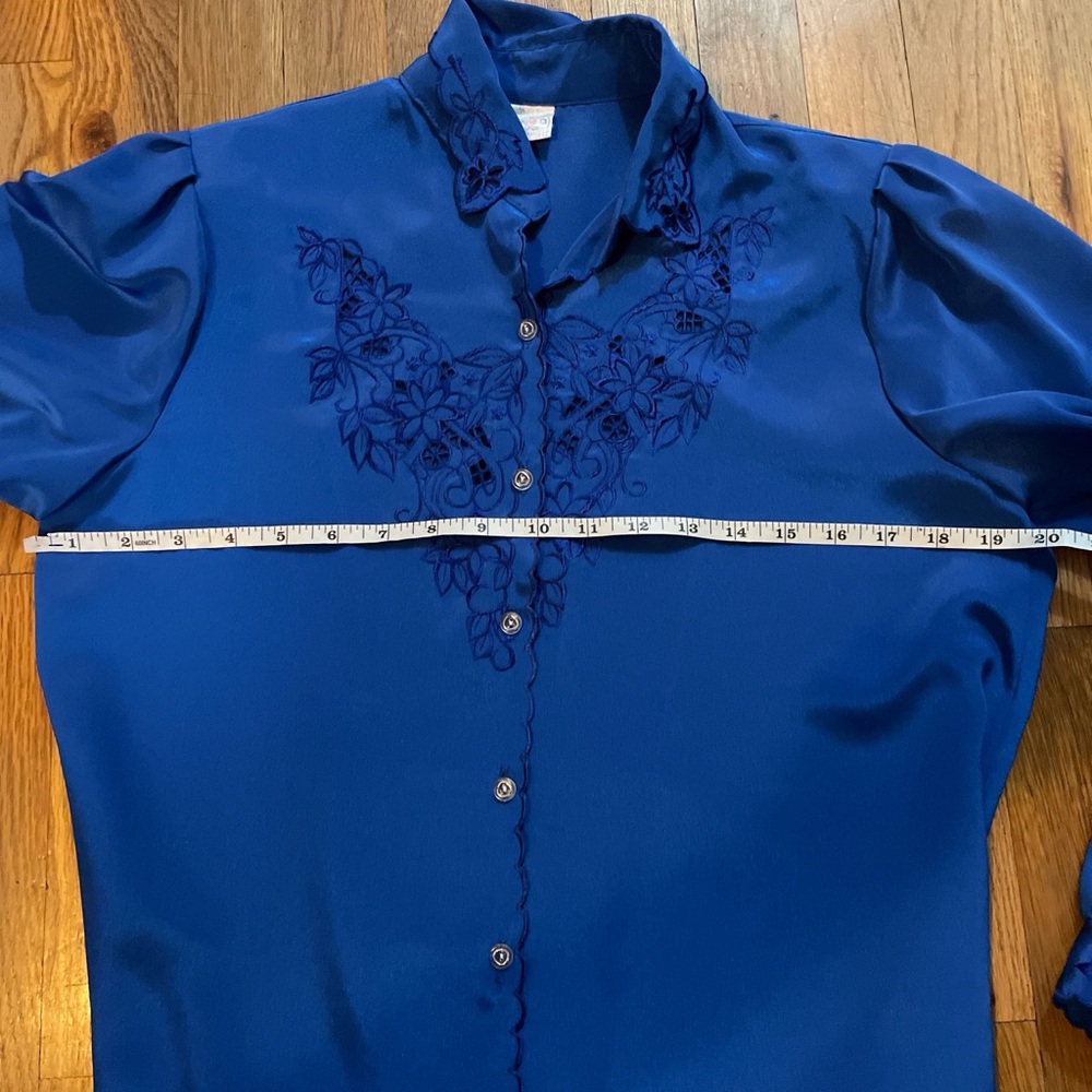 Vintage 70s embroidered Elegant Blue Button-Up Blouse - Picture 4 of 4
